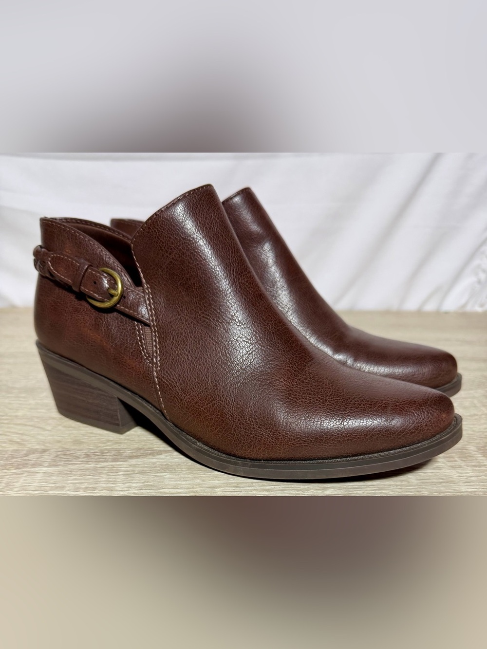 Baretraps Palmer Women’s Brown Ankle Booties Block Heel Buckle Sz 7.5